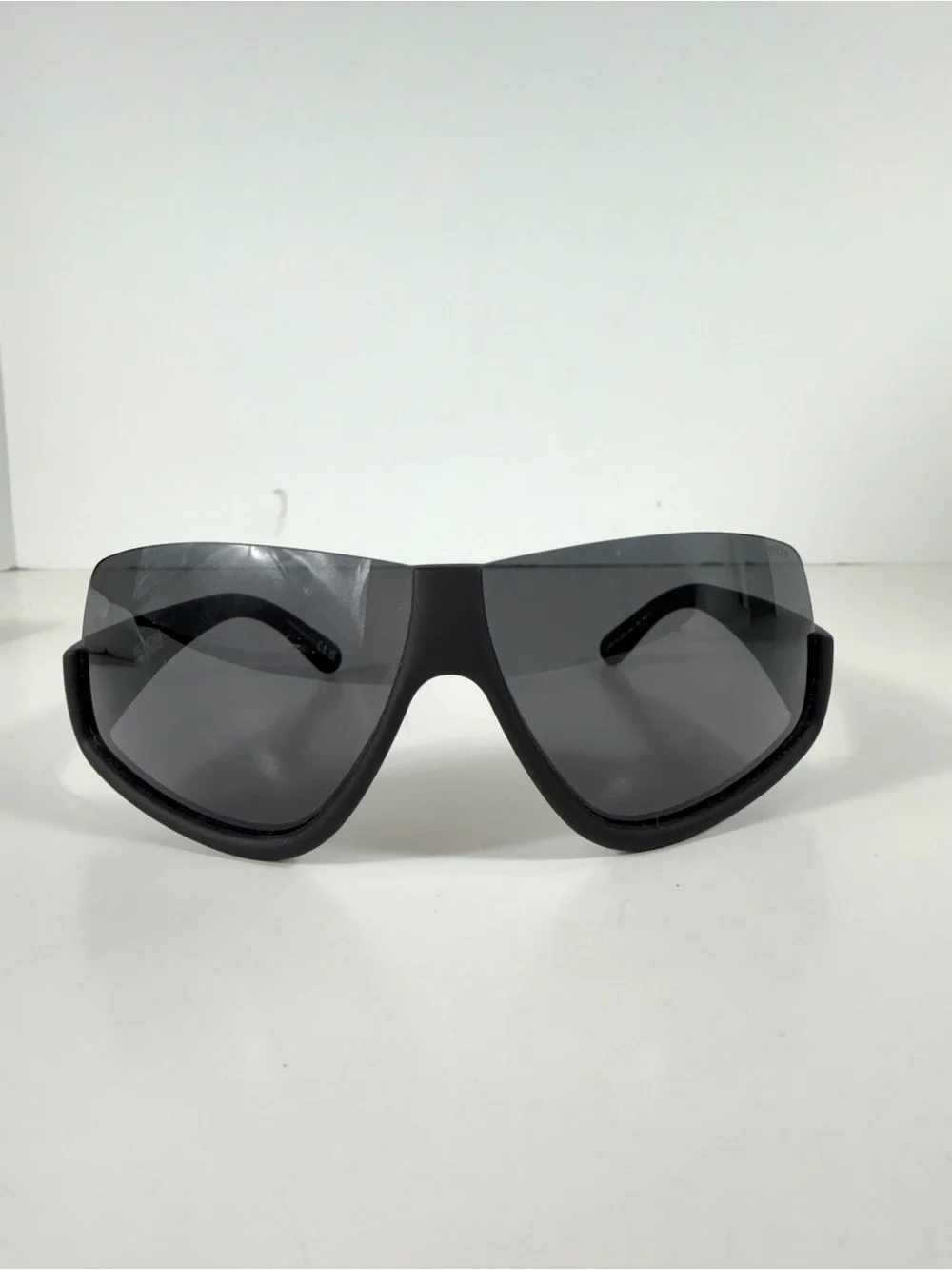 Moncler Vyzer ML0269 Shield Sunglasses Black Wrap Around w/ Puffer Case